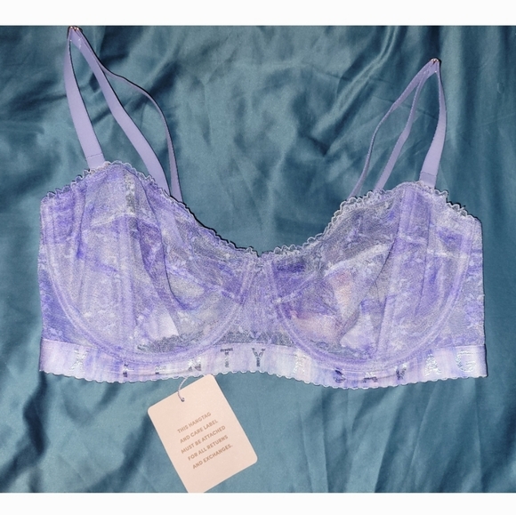 Watercolor Tie Dye Unlined Lace Strapless Bra

  - Picture 3 of 3